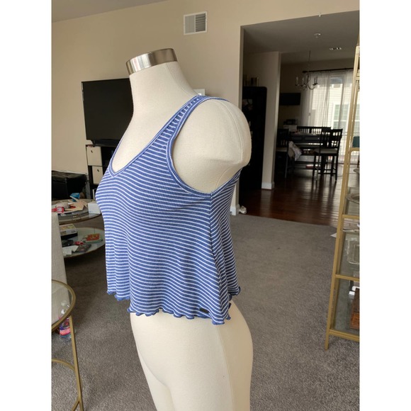 Hollister Must Have Collection blue/white striped cropped flowy tank, size XS - Picture 5 of 7